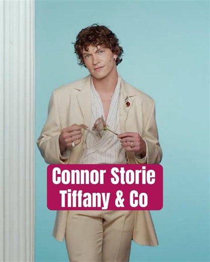 Connor Storrie pour Tiffany & Co. #connorstorrie #tiffany #tiffanyandco #heatedrivalry #gay