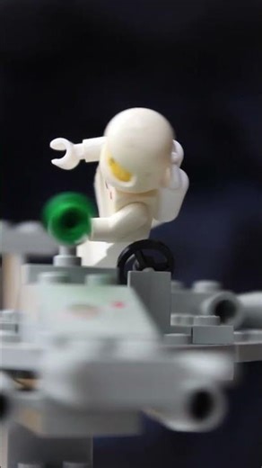 LEGO "Weightless" White Spaceman Minifigure - From set 442/891 - 2 person space craft #lego #space
