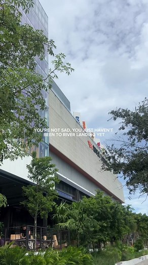 Let the serene Miami river lift your spirits 🌊 #riverlandingmiami #miamiriver #midriverdistrictmiami