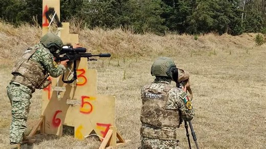 Ejército mexicano capacita hasta a 30 francotiradores al año