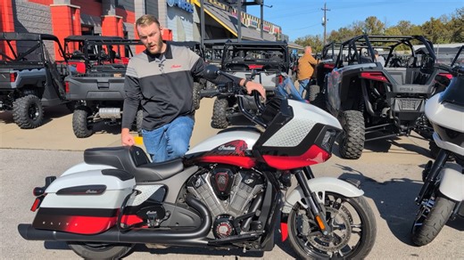 Kacey O'Connor compares his personal Indian Challenger to the 2024 Harley Roadglide! Both great bikes! Let's check out what's different! #indianmotorcycle #bagger #challenger #roadglide | Indian Motorcycle of Clarksville