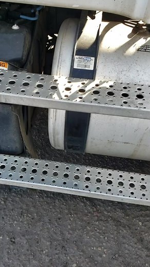 things you find during a pretrip inspection. #LTLlife #truckdriver #ClassA #fyp #48fttrailer