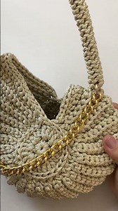 Crochet shell bag tutorial (updated) #crochetbags #crochetbagstepbystep