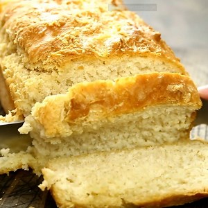 102K views · 206 reactions | Moms Best Beer Bread recipe is one of the easiest bread recipes around. With just 4 ingredients, no rise time & just 1 hour, it's perfect with every meal. Full Printable Recipe here: https://www.kleinworthco.com/moms-best-beer-bread/ | Yummi Haus - Deliciously Easy Recipes | Facebook