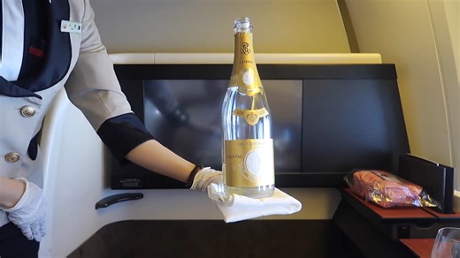 Japan Airlines first class shows how subtle luxury is done