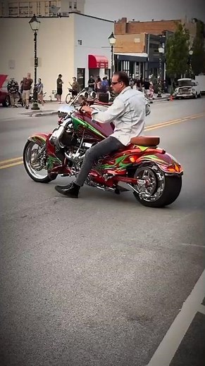 This Motorcycle Has a V8 Car Engine 😳/ Boss Hoss #bosshoss