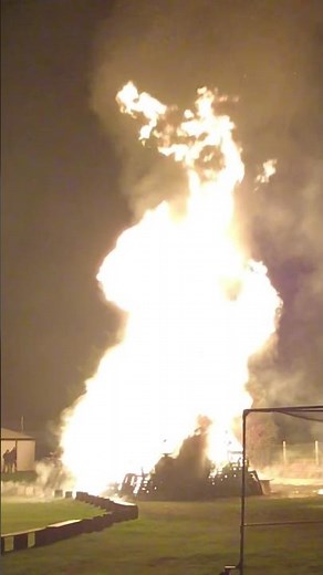 Huge Bonfire 🔥 Epic Fireworks 🎆 Live Music 🎵 Guy Fawkes Night 🎆 Bonfire Night At Yeadon Cricket Club