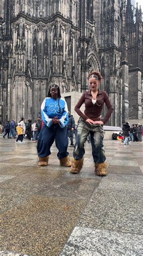 You know I had to do it with the Queen ✨💓💃🏾#fyp #love #dance @emely | dance