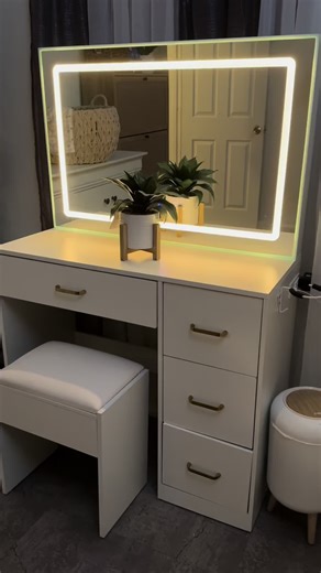 Stylish Vanity Mirror Ideas for Your Dressing Table