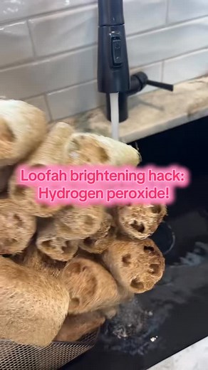 Loofah glow-up time! ✨ A soak in diluted hydrogen peroxide helps lighten loofahs without harsh chemicals. It’s my favorite trick for getting them clean and pretty! #songdogmeadow #loofahs #loofahsponge #gardening | Song Dog Meadow