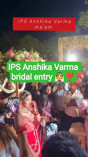 Elegant Bride Walk 👰✨ IPS Anshika Varma 😍🔥||#upsc#ips#wedding#indianwedding#couple#shorts#yt