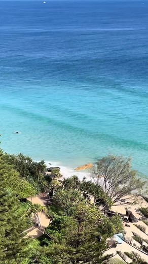 What a view. . . . . #iloverainbowbay #rainbowbay #rainbowbay_qld #rainbowbaybeach #snapperrocks #coolangatta #goldcoast #queensland #australia #paradise #lovewhereyoulive #lovewherewelive #thisisqueensland | I Love Rainbow Bay