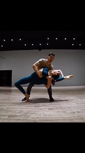 I wish I could dance like this... wow! | ill.Gates