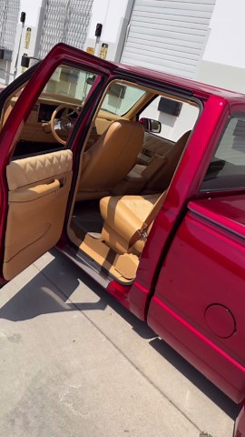 SS MOTORSPORTS on Instagram: "Bagged 1993 OBS Dually🔥🔥. We did a full new air ride system on this dually with a custom back half and triangulated 4 link. Full in depth video dropping on our youtube on thursday🔥"