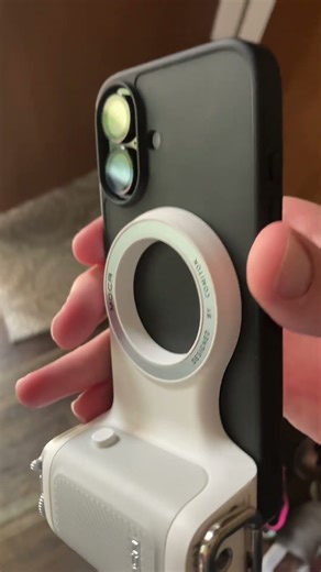 I Tested Moca's iPhone 17 Grip! (christmas gift)