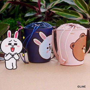 FURLA meets BROWN & CONY, the LINE FRIENDS characters, in the lively universe of their adventures. FURLA LINE FRIENDS capsule collection is now available in stores. #BROWN #CONY #thefurlasociety #furlafeeling #newcollection #furla #accessories #fashion #LINEFRIENDS | Furla