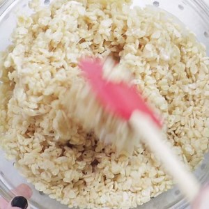 202K views · 3.6K reactions | Rice Krispie treats pops are going to be your new favorite treat! | Seventeen | Facebook