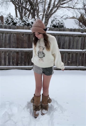 Freezing my tail off ! #kemonomimi #cowgirl #cowcosplay