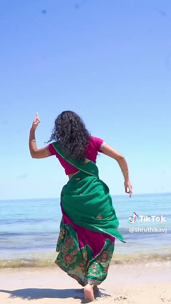 Sai Pallavi Dance Recreation to Telugu Song