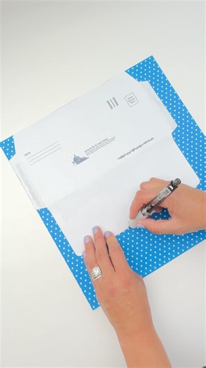 17K views · 292 reactions | Need a certain sized envelope? Trace it!! #craftylife #papercrafters #craftlovers #craftideas#papercraftersofinstagram #envelopes #paperaddict #cardstockcrafts #papercraftingideas #snailmailrevival #craftersofig #makersgonnashare #papercraftingaddict #craftaddict #paperlovers #craftingfun #easycrafts #penpalletters #happymailideas #penpallove #penpalideas #snailmailideas | thediyday | Facebook