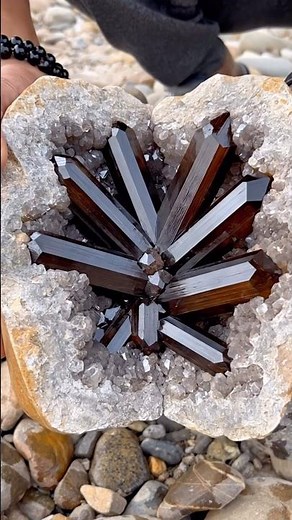 Hidden Crystal Star Inside a Rock! The Most Stunning Geode Reveal Ever