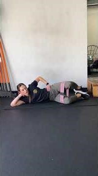 Strengthen Your Glutes With Tori! Clamshell Variations