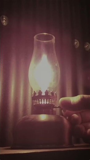 Setting up a Table Lamp in a 1㎡ Hideout｜1㎡の秘密基地で卓上ランプに火を灯す