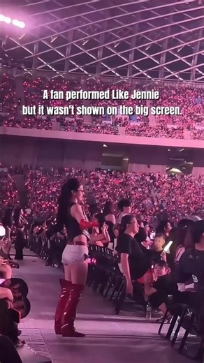 A fan performed like jennie but it wasn't shown on the big screen. #jennie #blackpink #likejennie