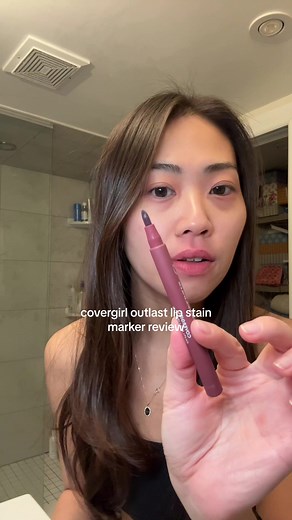 It lasts a long time but fades unevenly and just looks odd. It’s not that easy to use. Not worth it imo! #covergirllipstain #lipstainliner #lipstain