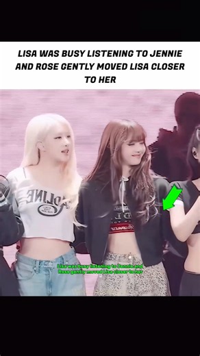 Rose gently moved lisa closer to her😂 #blackpink #lisa #jennie #shorts #shortsfeed #fypシ゚ #fyp