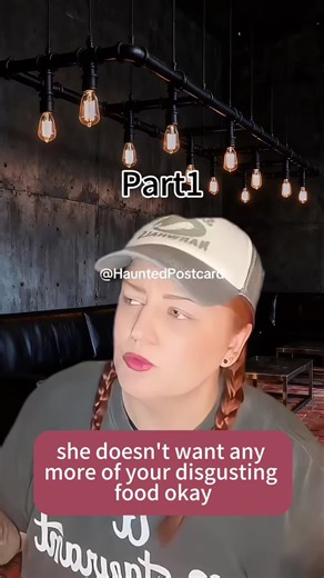 Restaurant Customer Complains About Disgusting Food