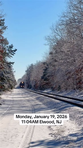 New Jersey Transit GP40PH-2B 4212 pulling a train Northbound #railfanning #railfan #njt #trains #newjerseytransit | Operator Logan