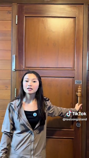 Villa Laut Terbesar di Pulau Leebong Indonesia