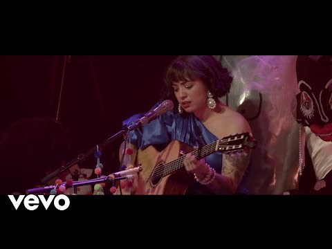 Mon Laferte - Amor Completo (En Vivo, Desde El Lunario del Auditorio Nacional)