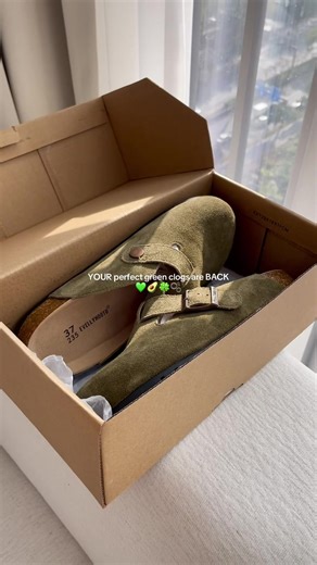 Perfect Green Clogs Are Back for the Last Time