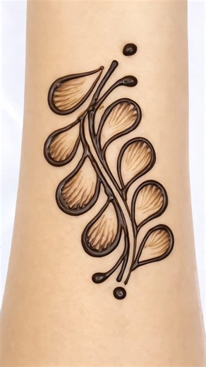 Simple Mehndi Magic ✨ #mehndi #henna #letestmehndi #mehndidesign