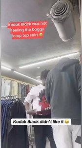 Kodak Black was not feeling the baggy crop top shirt 😭 | Hiphopego