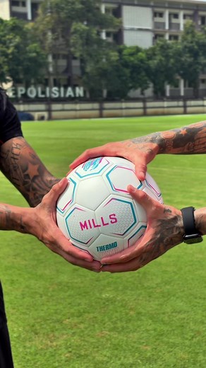 MILLS Spyro Match Ball: Control & Simplicity for Your Game