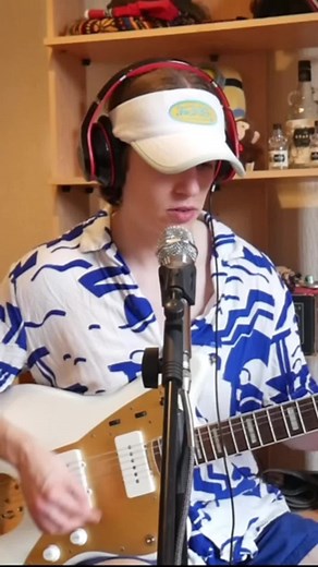 a song about aliens 🛸 #conspiracytiktok #poppunk #folkpunk #aliens
