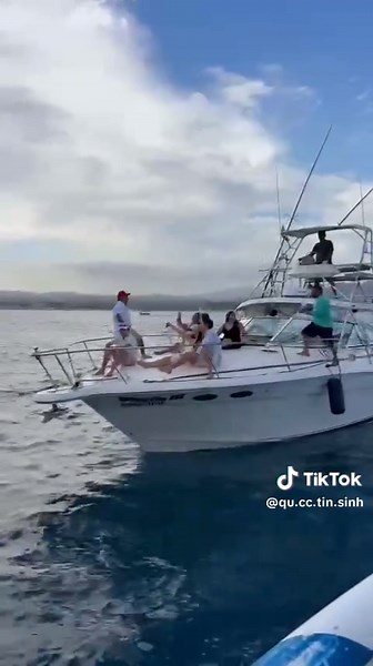 Explore Mexico's Beautiful Nature with Catchy Music