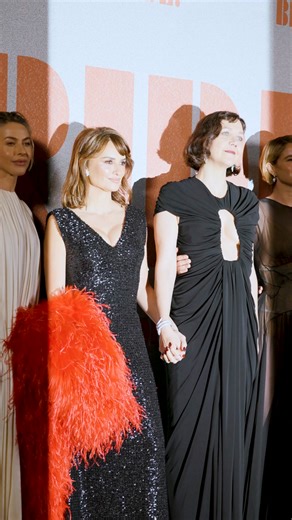 ¡Viviendo por LA NOVIA! Elenco y cineastas en el estreno mundial. ⚡️ #LaNoviaPelicula - 5 de marzo, solo en cines.🖤 | Warner Bros. Pictures