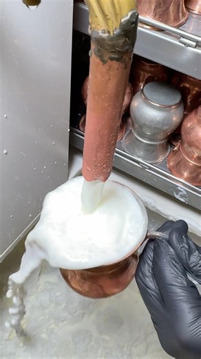 Afyon Gamze Dönerde Camız Yoğurdundan Yapılan Bol Köpüklü Buz Gibi Ayran…😎😎