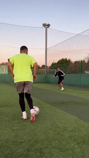 145K views · 1.5K reactions | Who’s the Elastico King? Ronaldinho or Neymar? with @Dom Short #soccerskills #footballskills #skilltutorial #elastico | Matchfitsoccer | Facebook