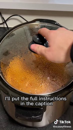 Slow Cooker Creamy Cheesy Chicken Pasta 😋 Sorry about the voiceover,...