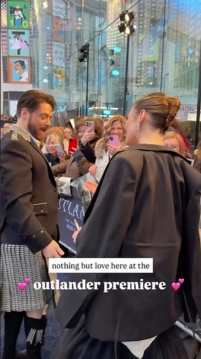 Richard Rankin and Sophie Skelton approve of each others fits at World Premire of final #Outlander