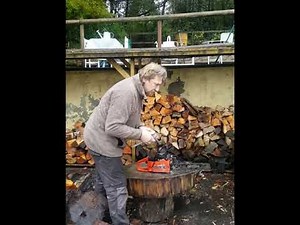 Sachs Dolmar 110 Vintage 43cc West German Chainsaw. Starting and running and overview.