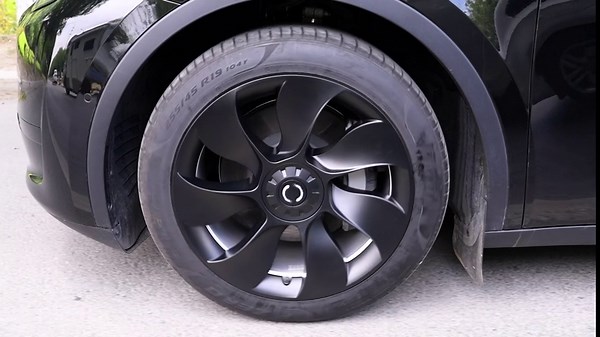 Tesla Model Y Wheel Cap Set for 19-Inch Wheel Covers with Red LED Center Light - Pack of 4 (Black)