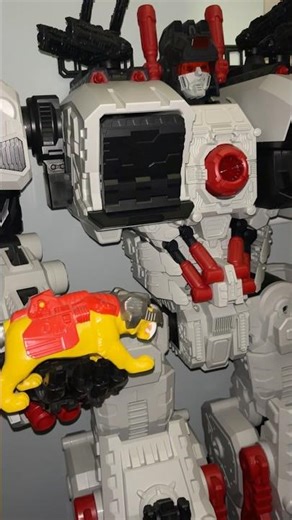 If #metroplex had kittens! #transformers #wow #figures #toys #transformerstoys #pretenders #catilla