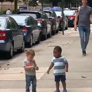 4.8M views · 267K reactions | Racismo não! ❤ "Ninguém nasce odiando a outra pessoa pela cor de sua pele, por sua origem ou ainda por sua religião. Para odiar, as pessoas é preciso aprender, e se podem aprender a odiar, elas podem ser ensinadas a amar." - Nelson Mandela | Tiago Tejota | Facebook