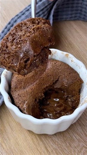 1-Minute Nutella Lava Mug Cake (Microwave)